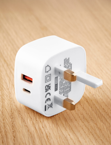 Super Fast USB Plug Charger
